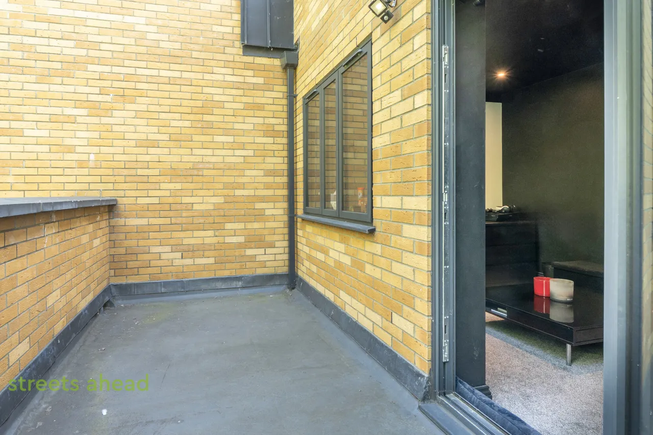 Dickensons Lane, London, SE25, photo 19
