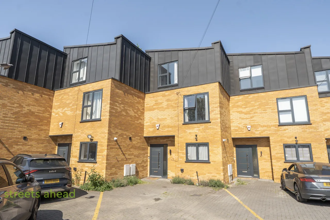 Dickensons Lane, London, SE25, photo 4