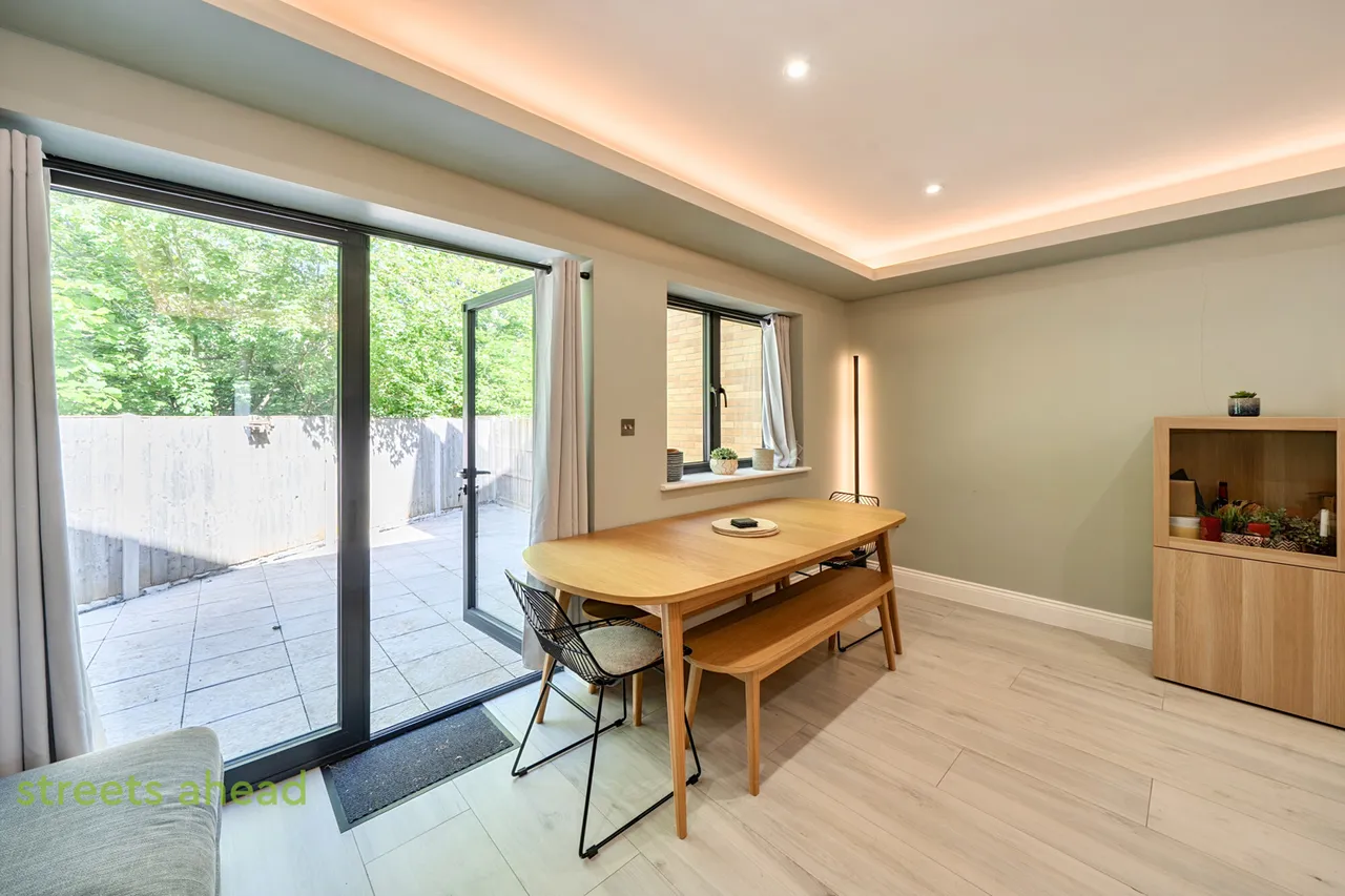 Dickensons Lane, London, SE25, photo 13