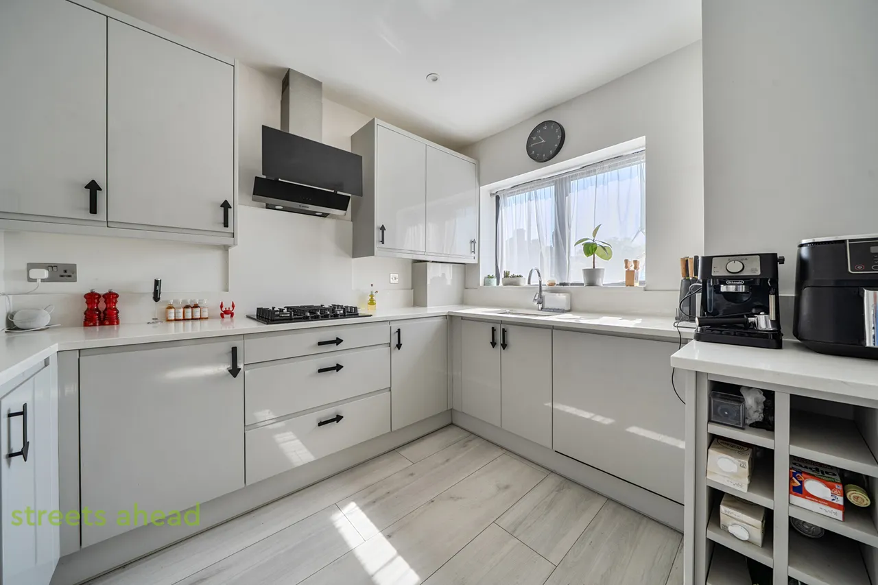 Dickensons Lane, London, SE25, photo 3