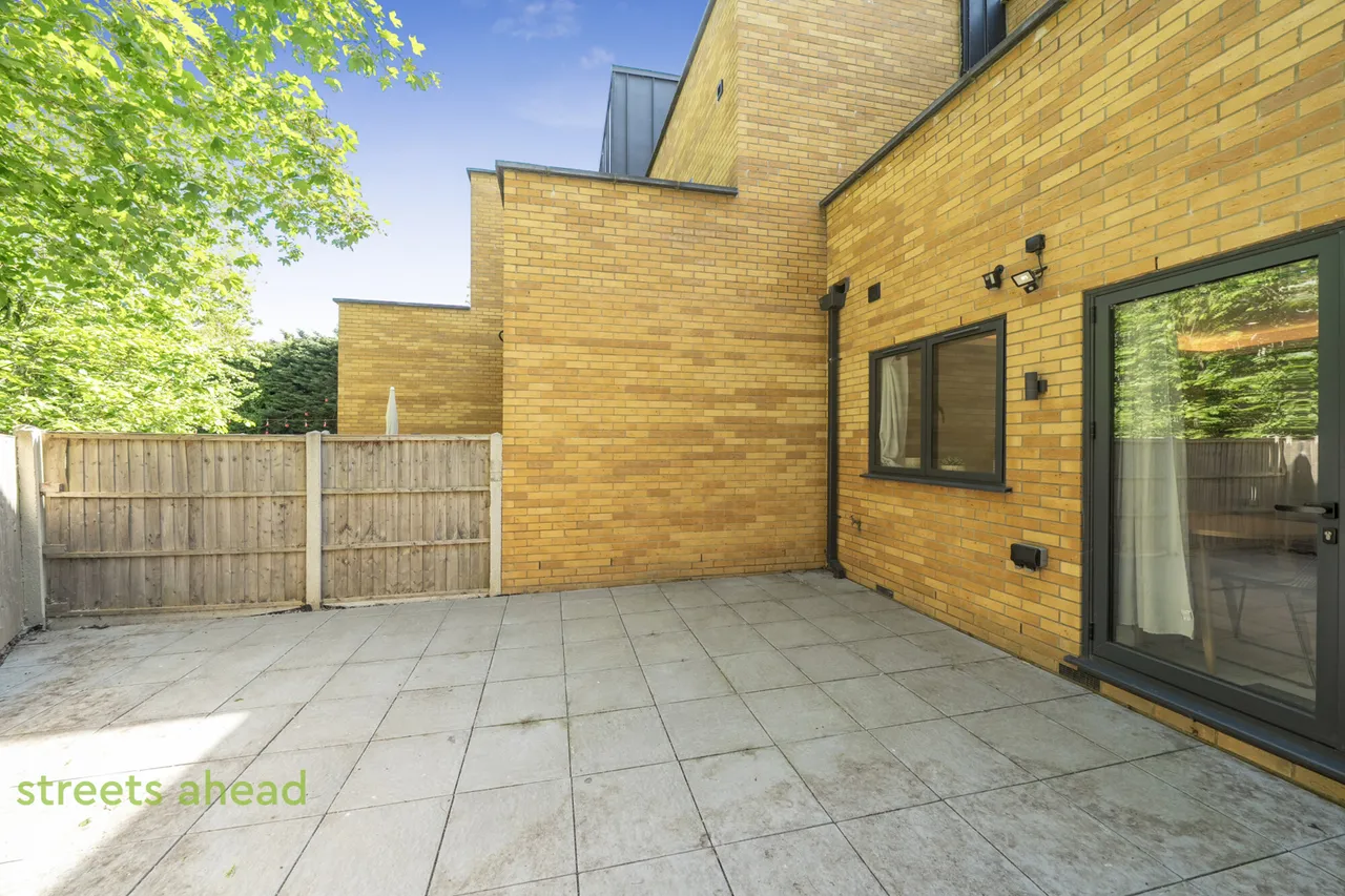 Dickensons Lane, London, SE25, photo 7