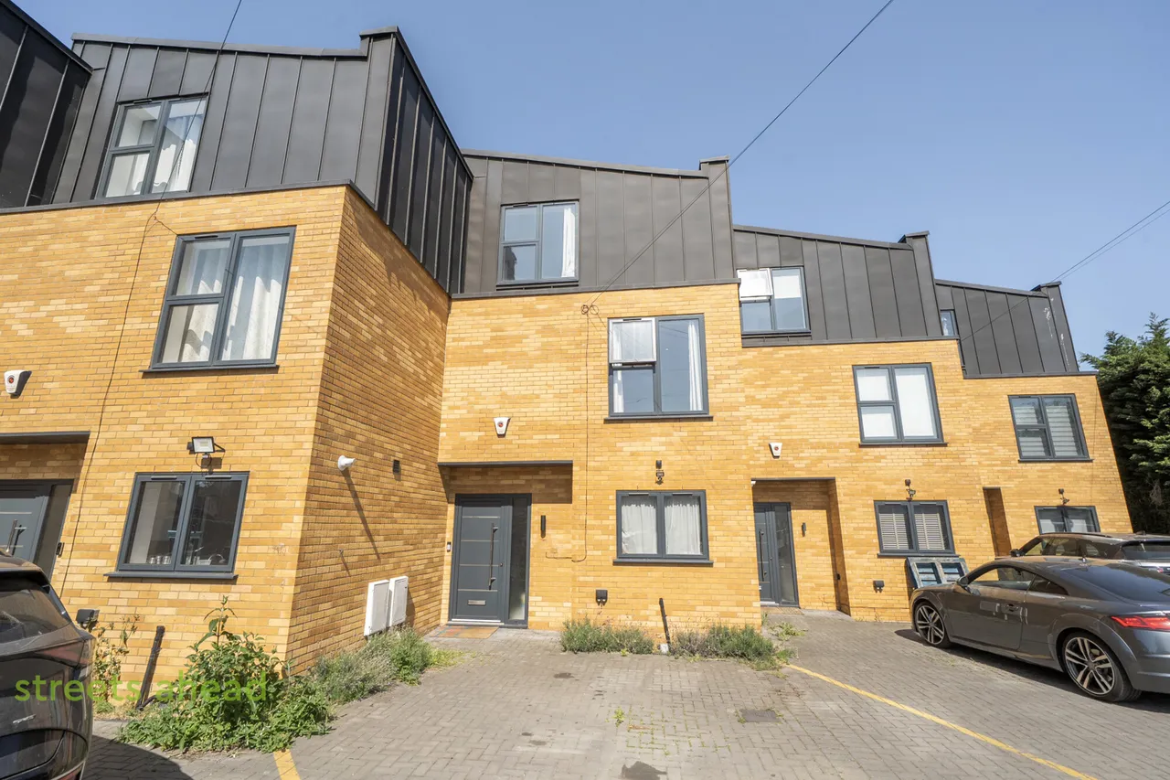 Dickensons Lane, London, SE25, photo 16