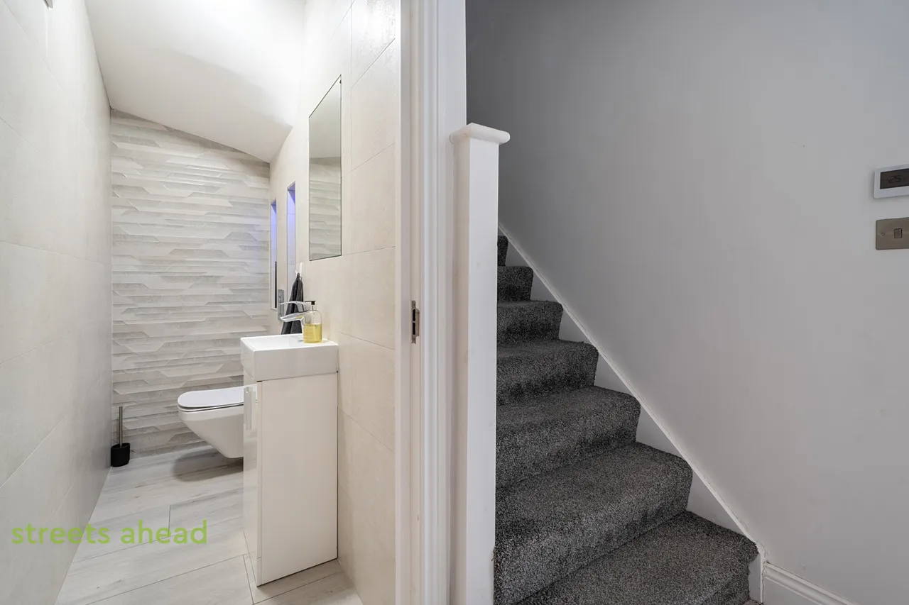 Dickensons Lane, London, SE25, photo 15