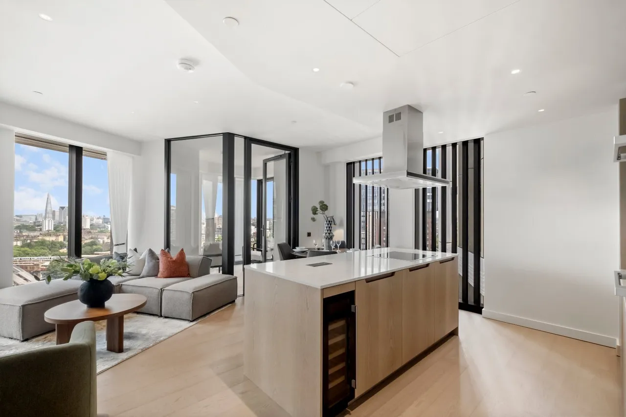 Nine Elms Lane, London, SW8, photo 6