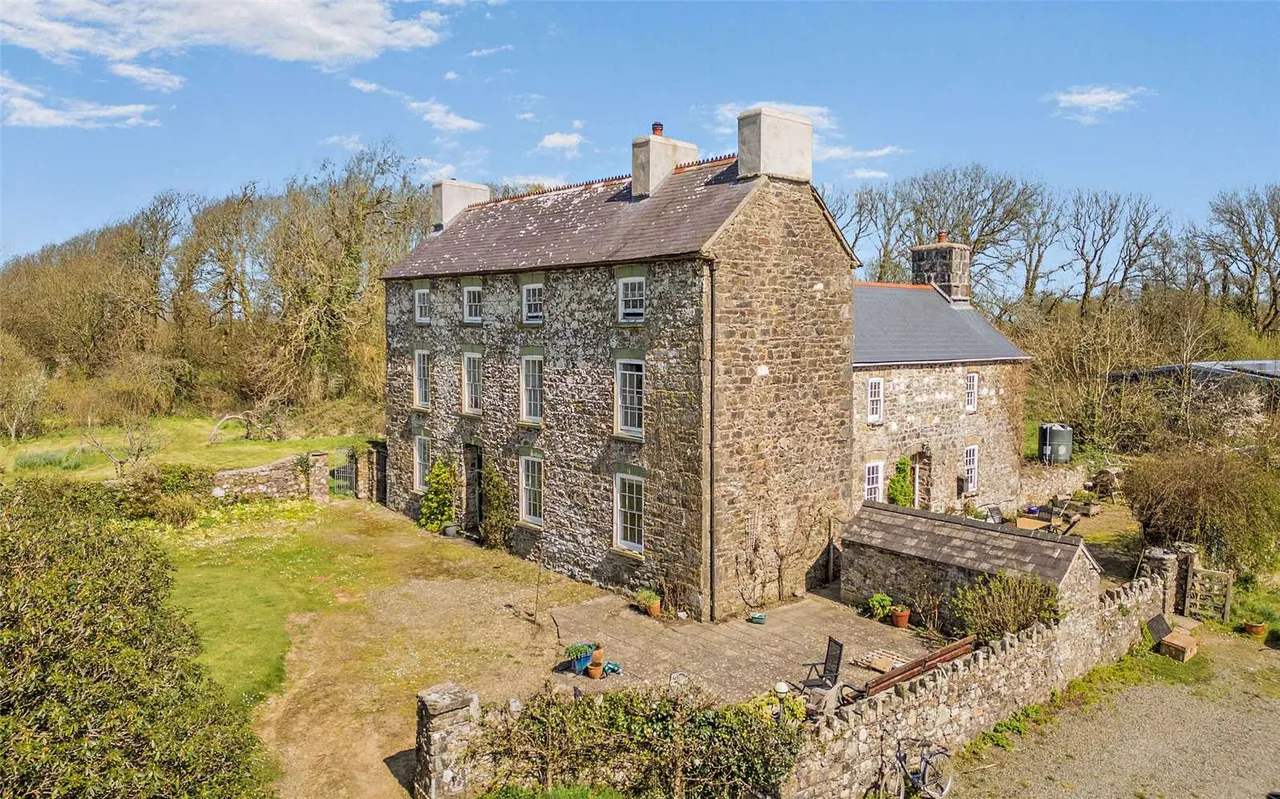 6 bed house for sale — Pen Y Cwm, Nr Solva, Haverfordwest, Pembrokeshire, SA62 6LY