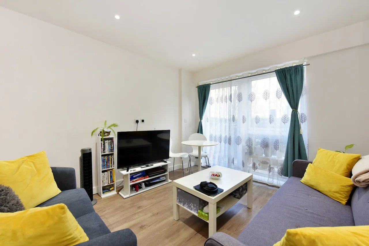 1 bed flat for sale, Beaufort Square, Colindale, NW9