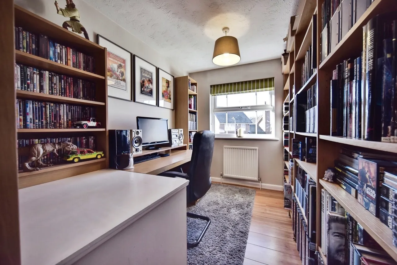 Walsby Drive, Kemsley, Sittingbourne, Kent, ME10, photo 6