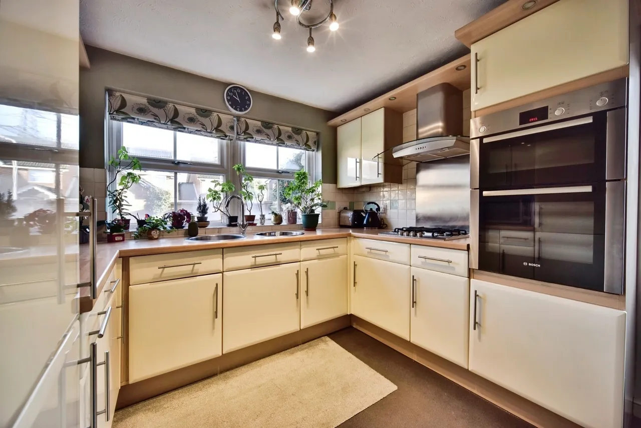 Walsby Drive, Kemsley, Sittingbourne, Kent, ME10, photo 20
