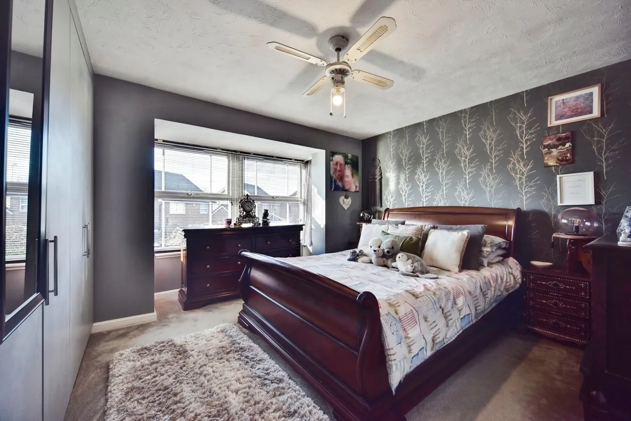 Walsby Drive, Kemsley, Sittingbourne, Kent, ME10, photo 5