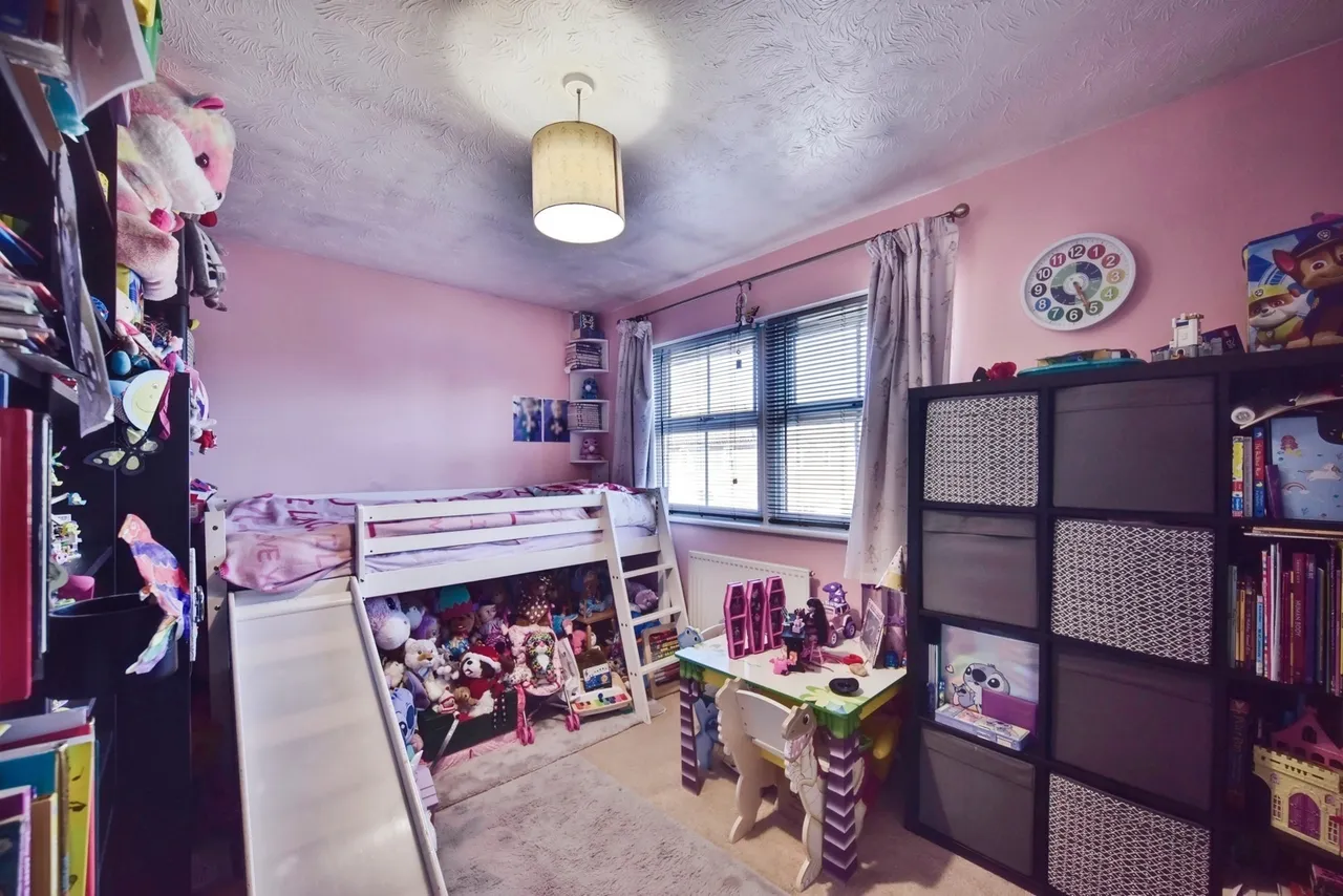 Walsby Drive, Kemsley, Sittingbourne, Kent, ME10, photo 10