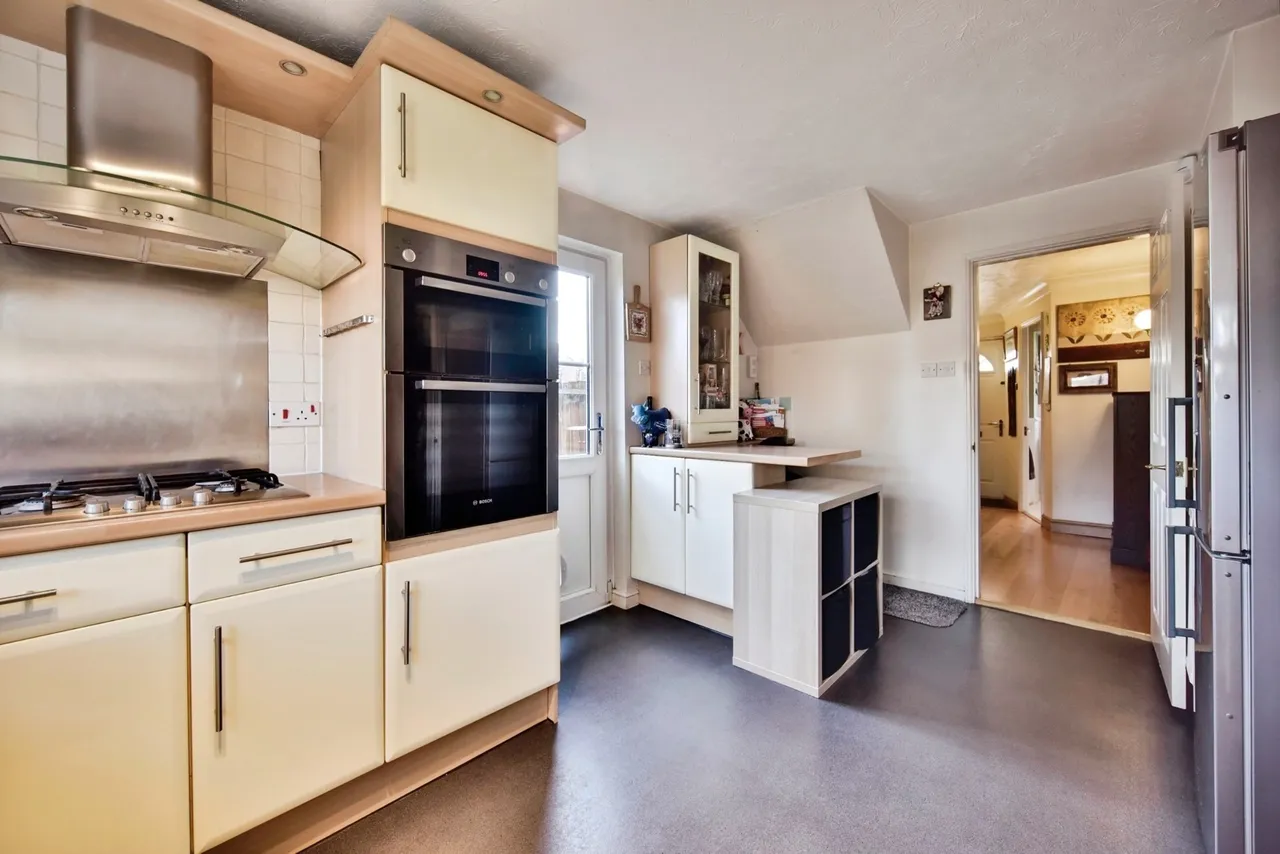 Walsby Drive, Kemsley, Sittingbourne, Kent, ME10, photo 12