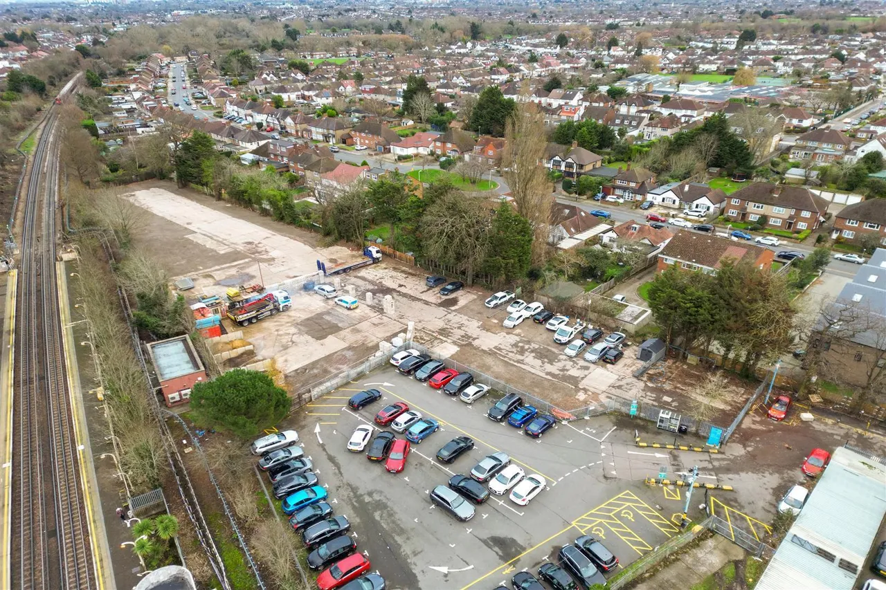 Field End Road, Ruislip, photo 9
