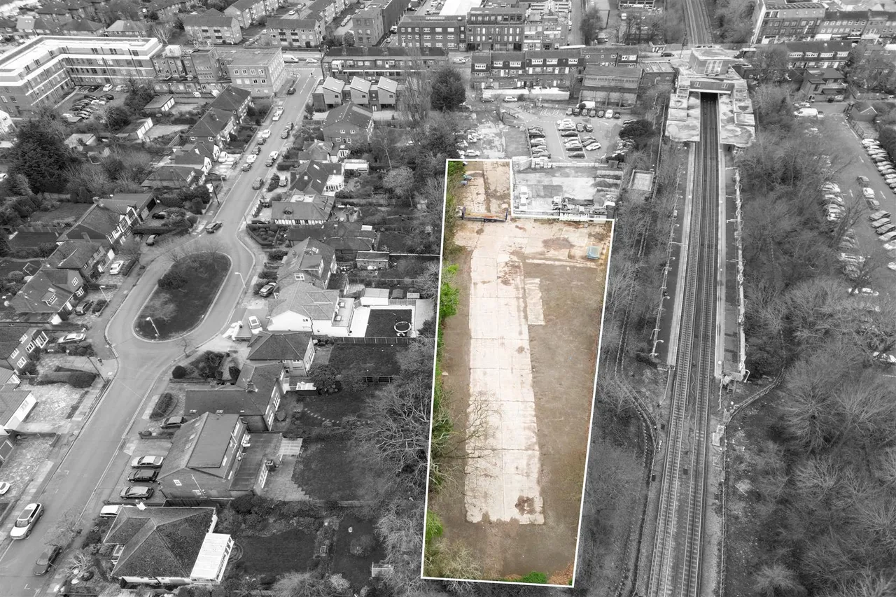 Field End Road, Ruislip, photo 2