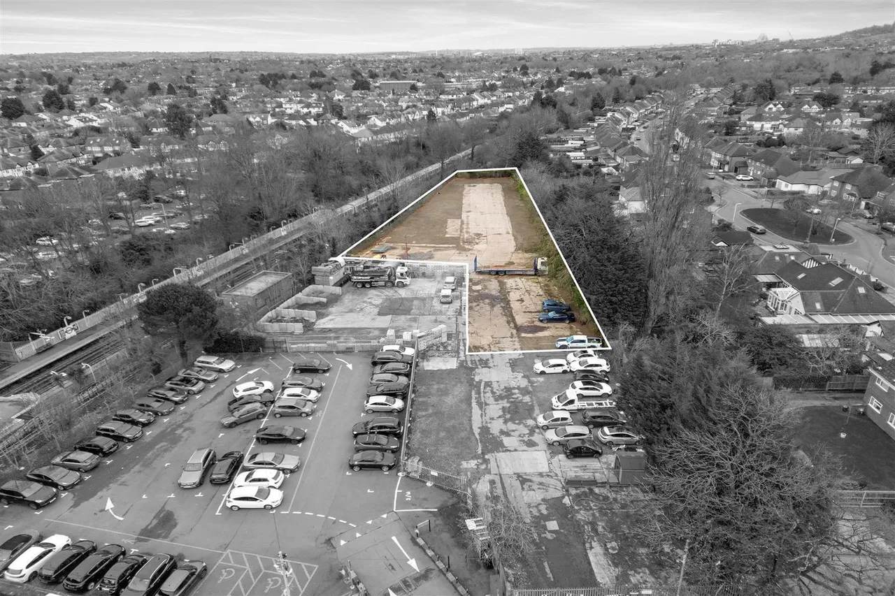 light industrial to rent, Field End Road, Ruislip