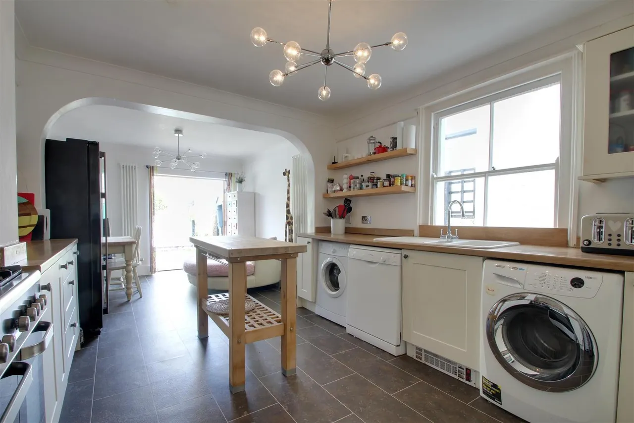 Northcourt Road, Worthing, photo 4
