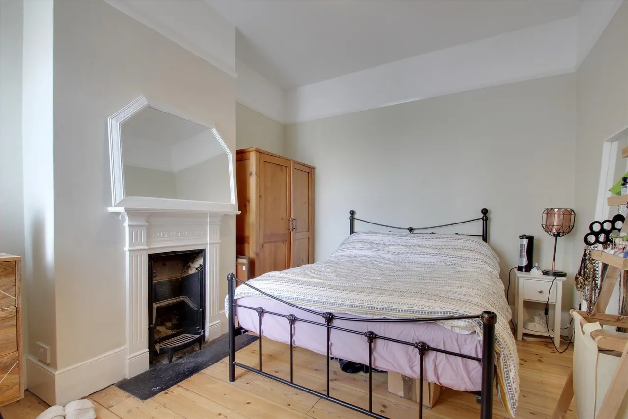 Northcourt Road, Worthing, photo 13