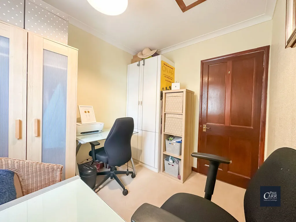 Aldridge Road, Streetly, B74, photo 32
