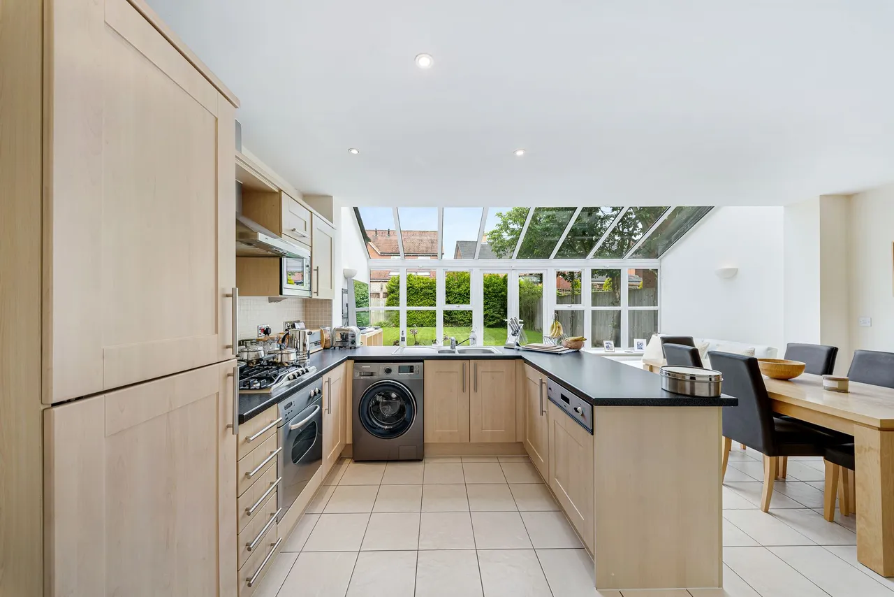 Lindisfarne Court, Widnes, WA8 5AH, photo 17