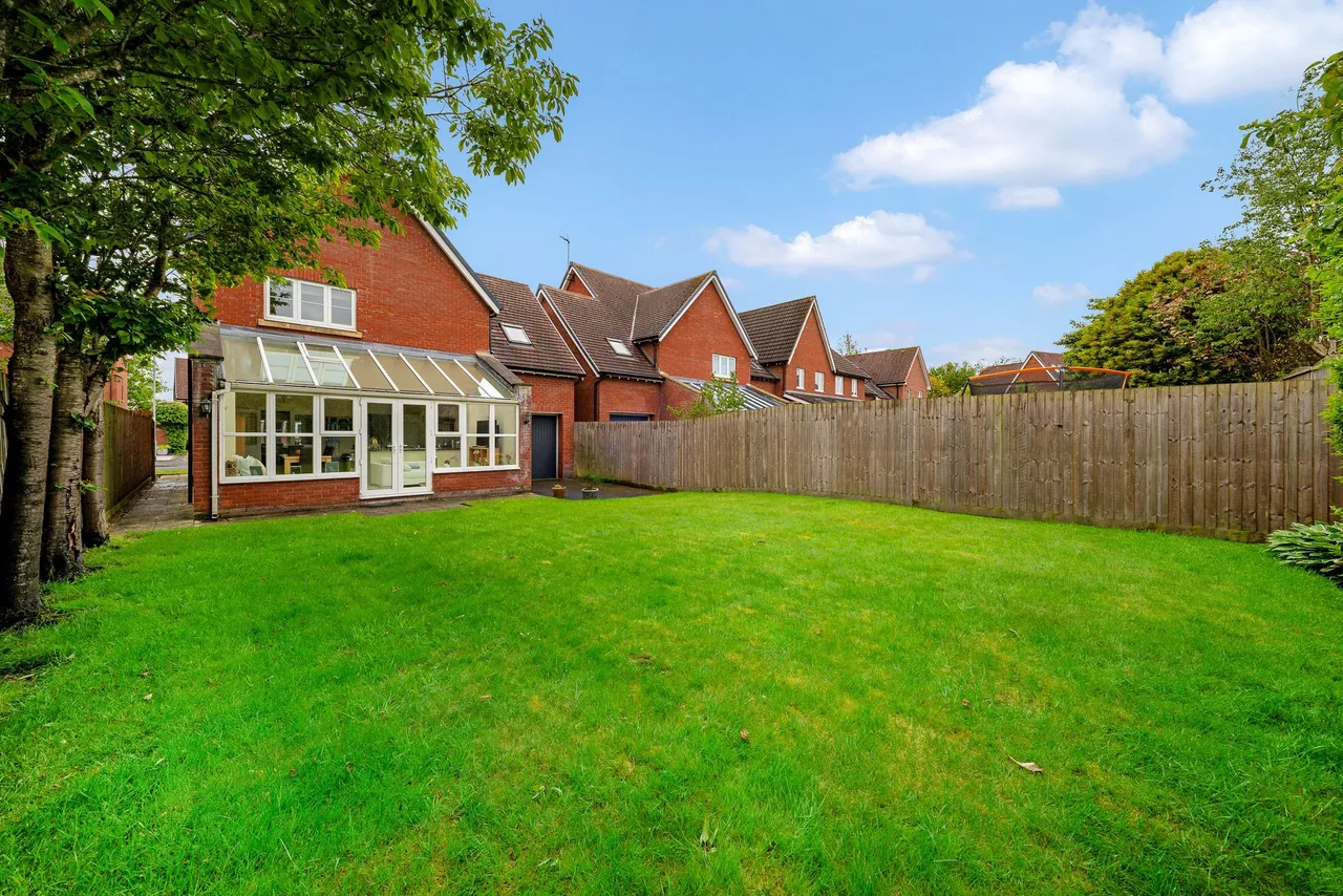 Lindisfarne Court, Widnes, WA8 5AH, photo 36