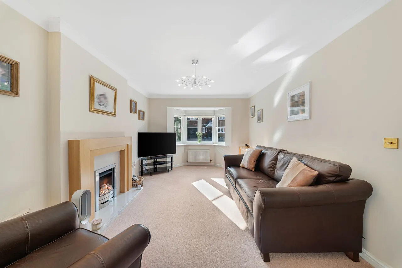 Lindisfarne Court, Widnes, WA8 5AH, photo 5