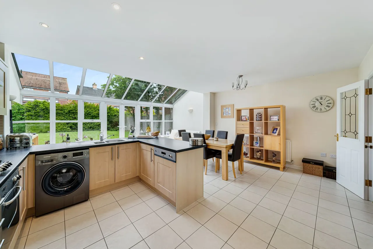 Lindisfarne Court, Widnes, WA8 5AH, photo 16