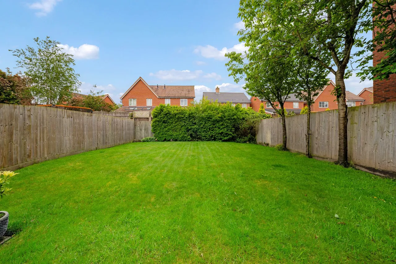 Lindisfarne Court, Widnes, WA8 5AH, photo 33