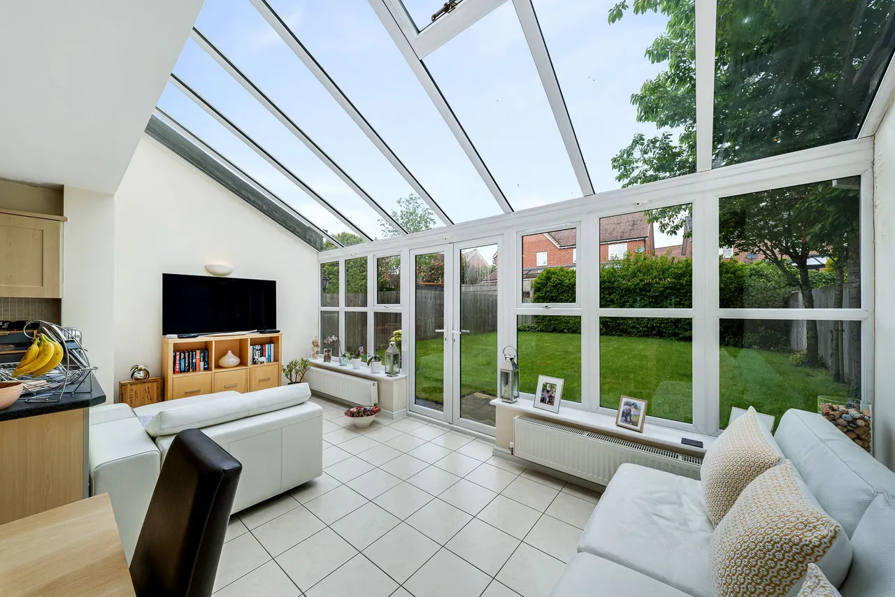 Lindisfarne Court, Widnes, WA8 5AH, photo 18