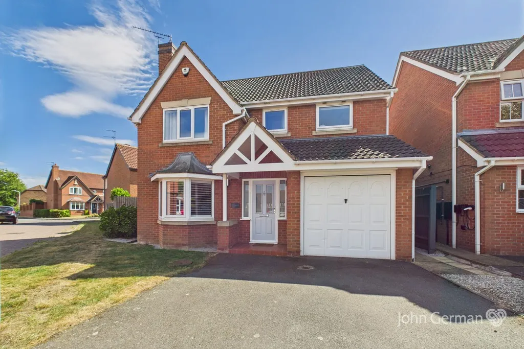 4 bed house for sale, Honeysuckle Way, Loughborough