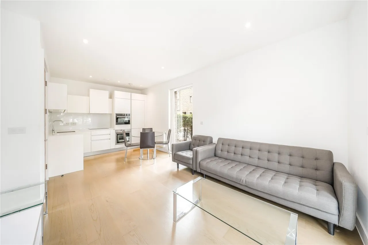 Handley Drive, Kidbrooke Village, London, SE3 9BW, photo 3