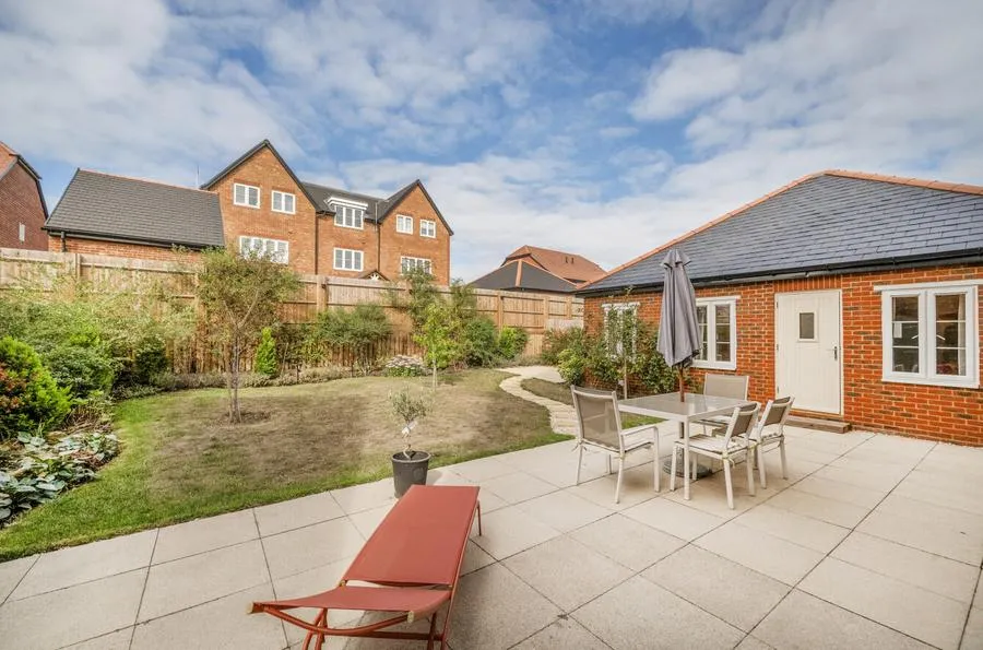 Woodward Lane, Warfield, RG42, photo 11