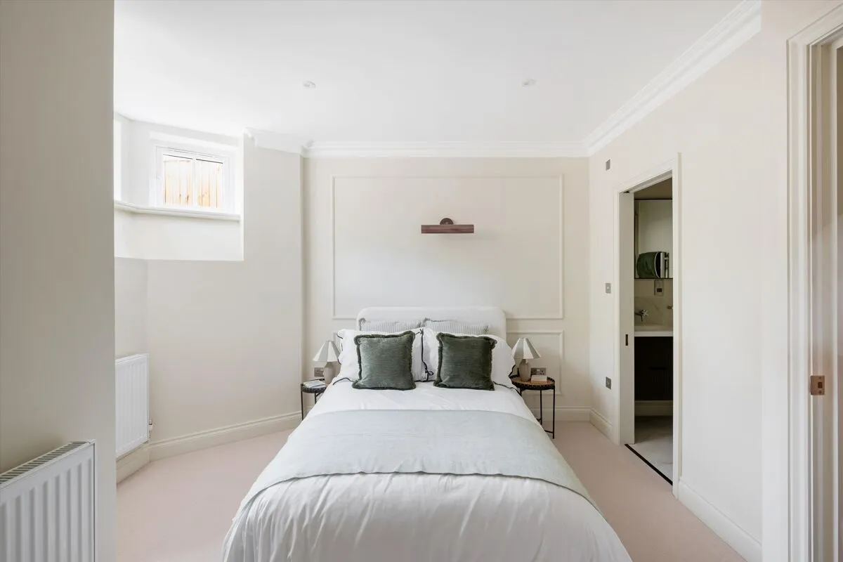 Platts Lane, London, NW3, photo 22