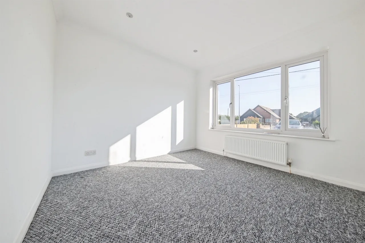 Weeley Road, Little Clacton, CO16, photo 7