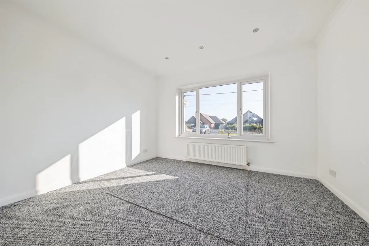 Weeley Road, Little Clacton, CO16, photo 8