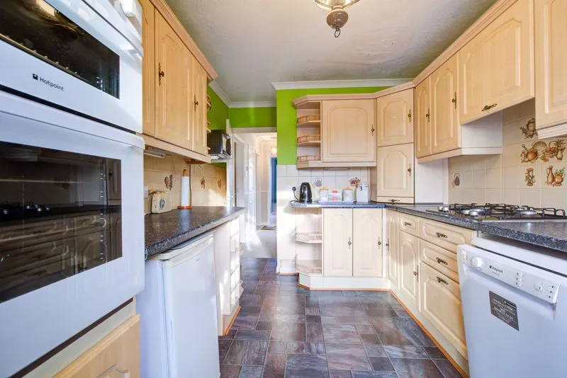Leas Road, Clacton-On-Sea CO15 1DT, photo 9