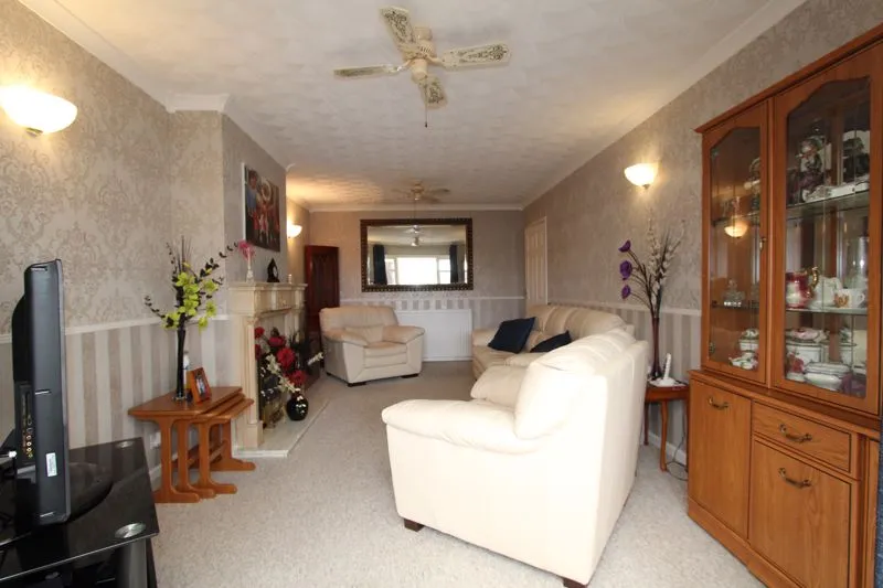 Leas Road, Clacton-On-Sea CO15 1DT, photo 8