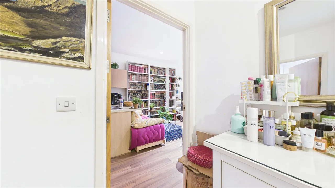 Bromyard Avenue, London, W3, photo 24