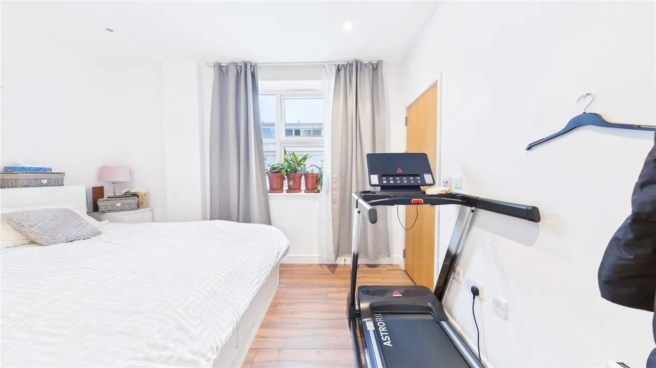 Bromyard Avenue, London, W3, photo 12