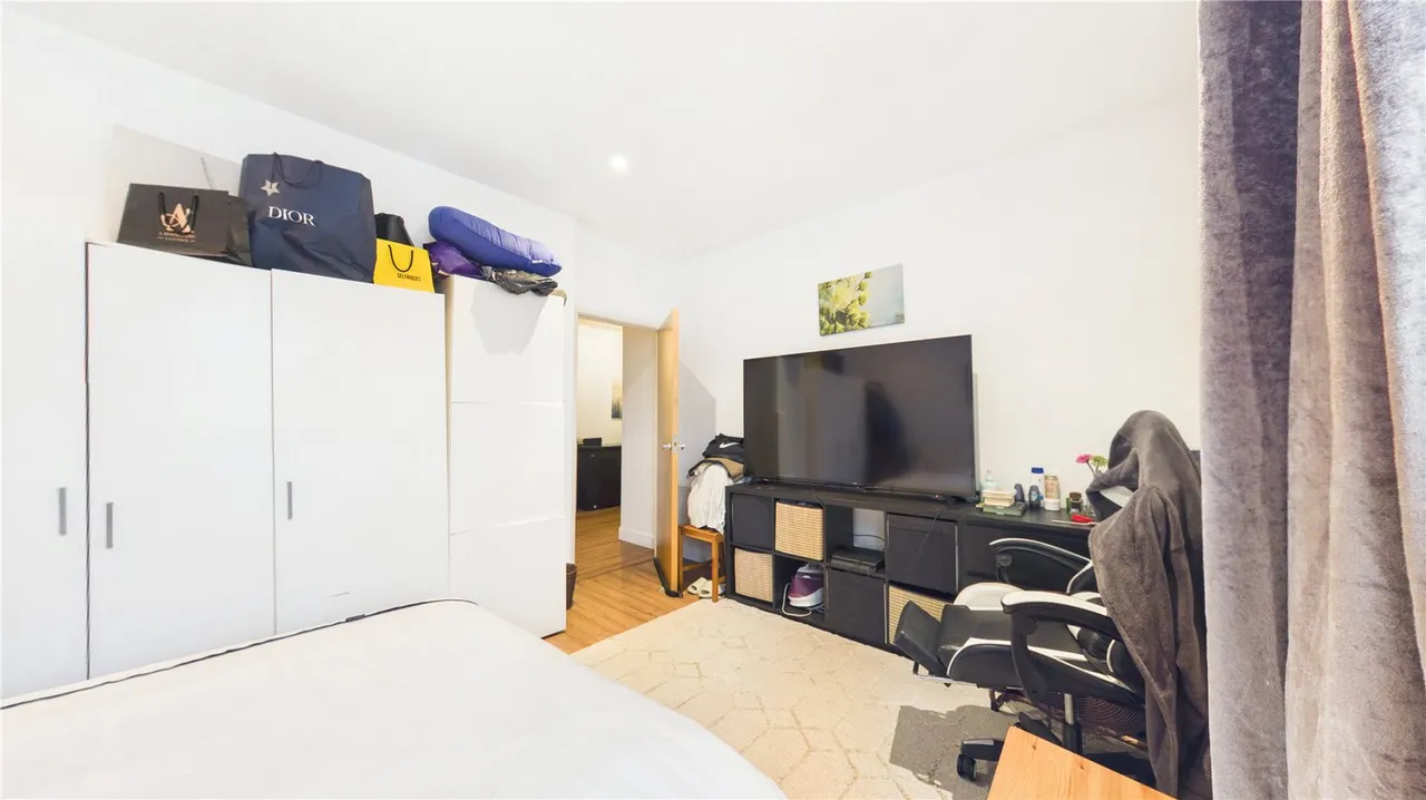 Bromyard Avenue, London, W3, photo 15