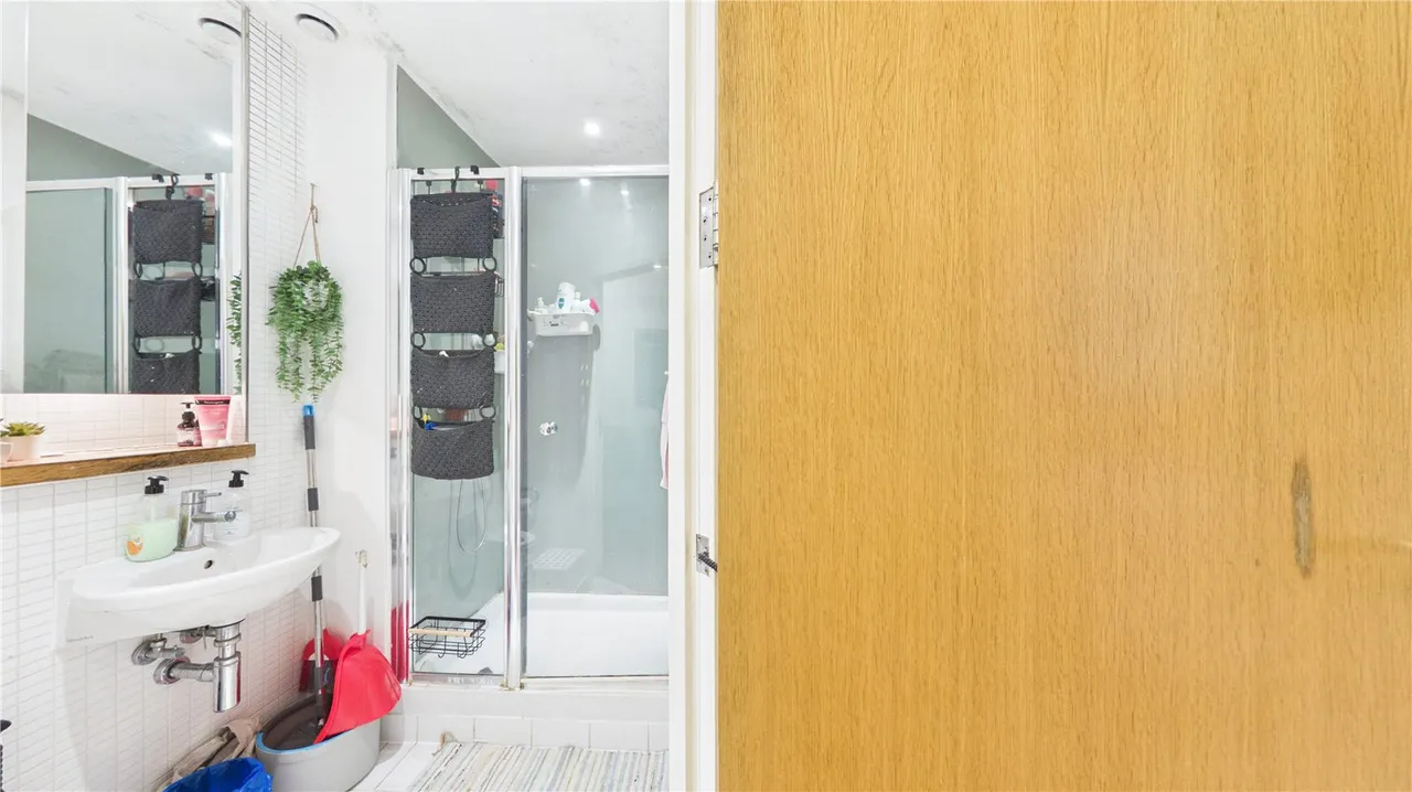 Bromyard Avenue, London, W3, photo 21