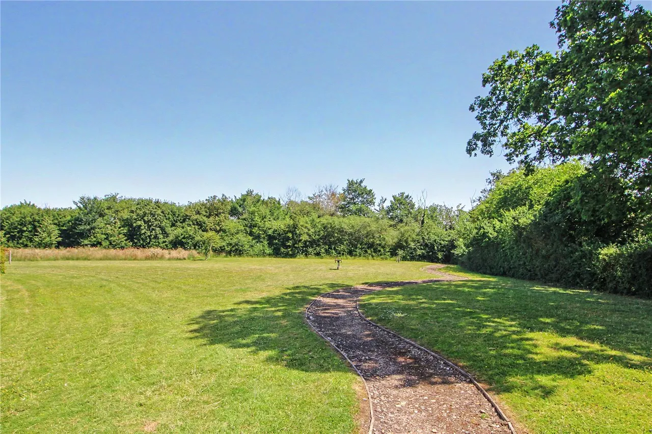 Tench Close, Mulbarton, Norwich, Norfolk, NR14, photo 5