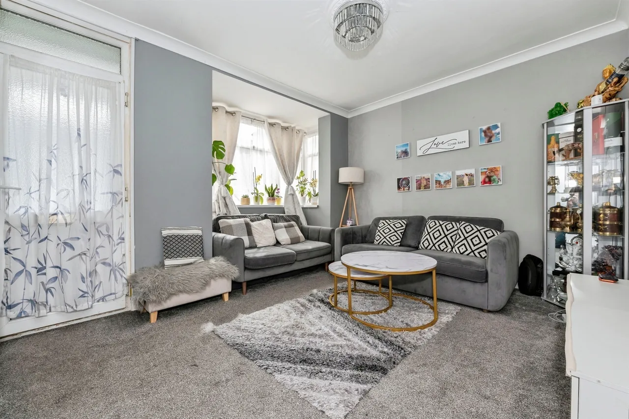 2 bed house for sale, Rosedale Road, Grays, RM17