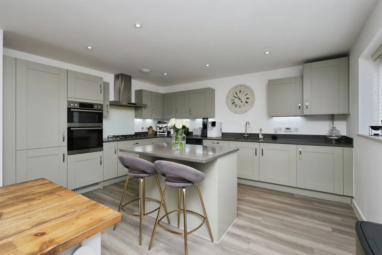 Hawthorn Way, Hellingly, BN27, photo 2
