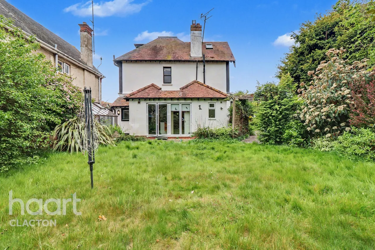 Holland Road, Clacton-On-Sea, CO15, photo 21