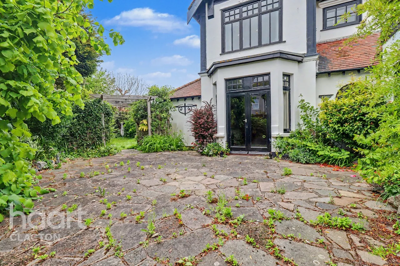Holland Road, Clacton-On-Sea, CO15, photo 24