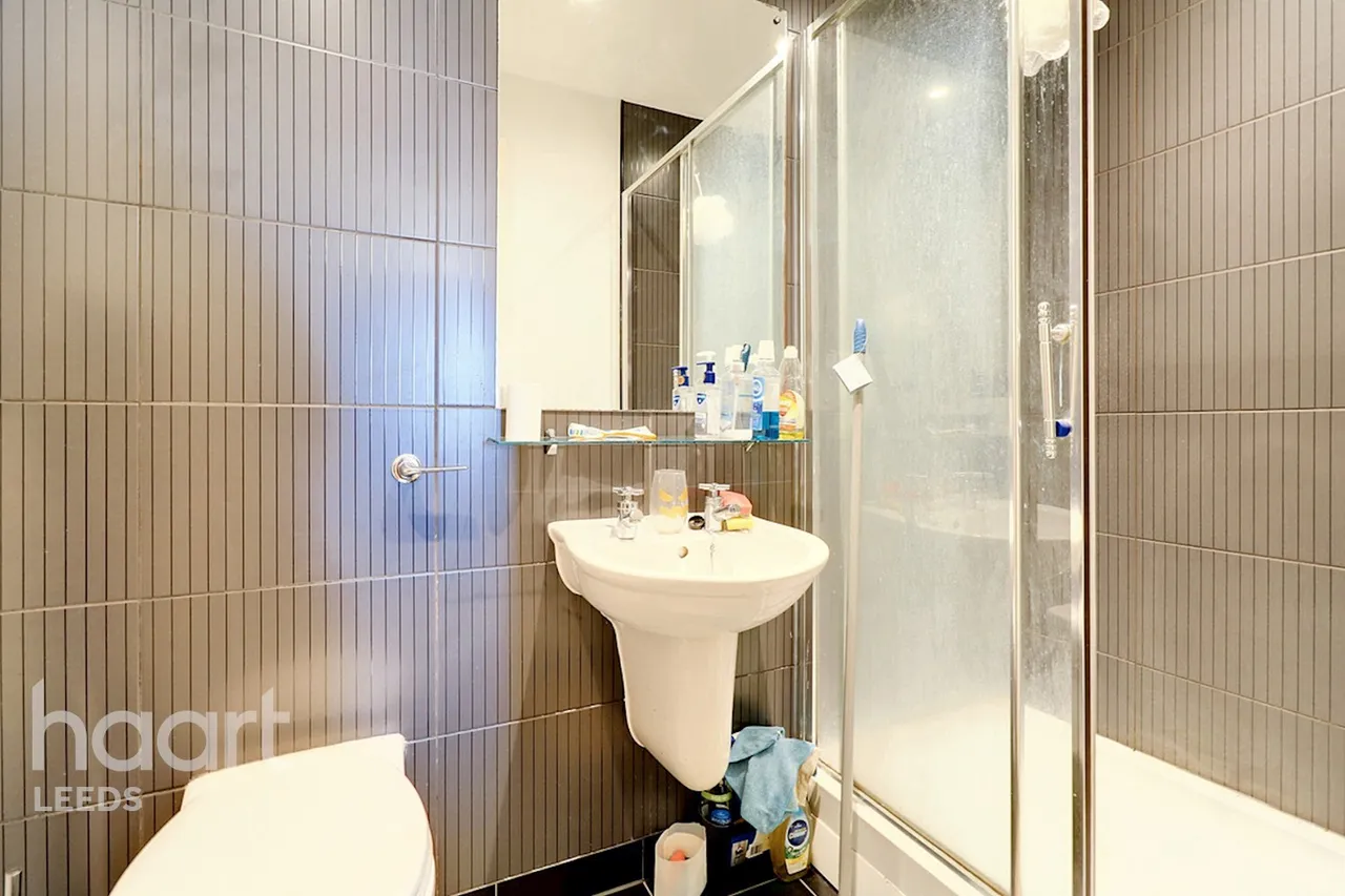 Cross Green Lane, Leeds, LS9, photo 13