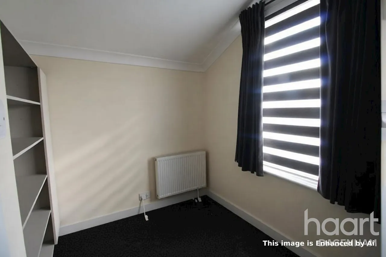 Bury Road, RM10, photo 8