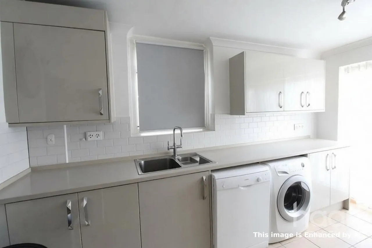 Bury Road, RM10, photo 2