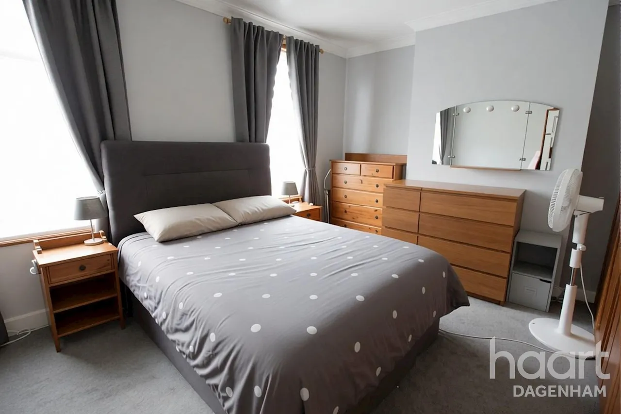 Bury Road, RM10, photo 6