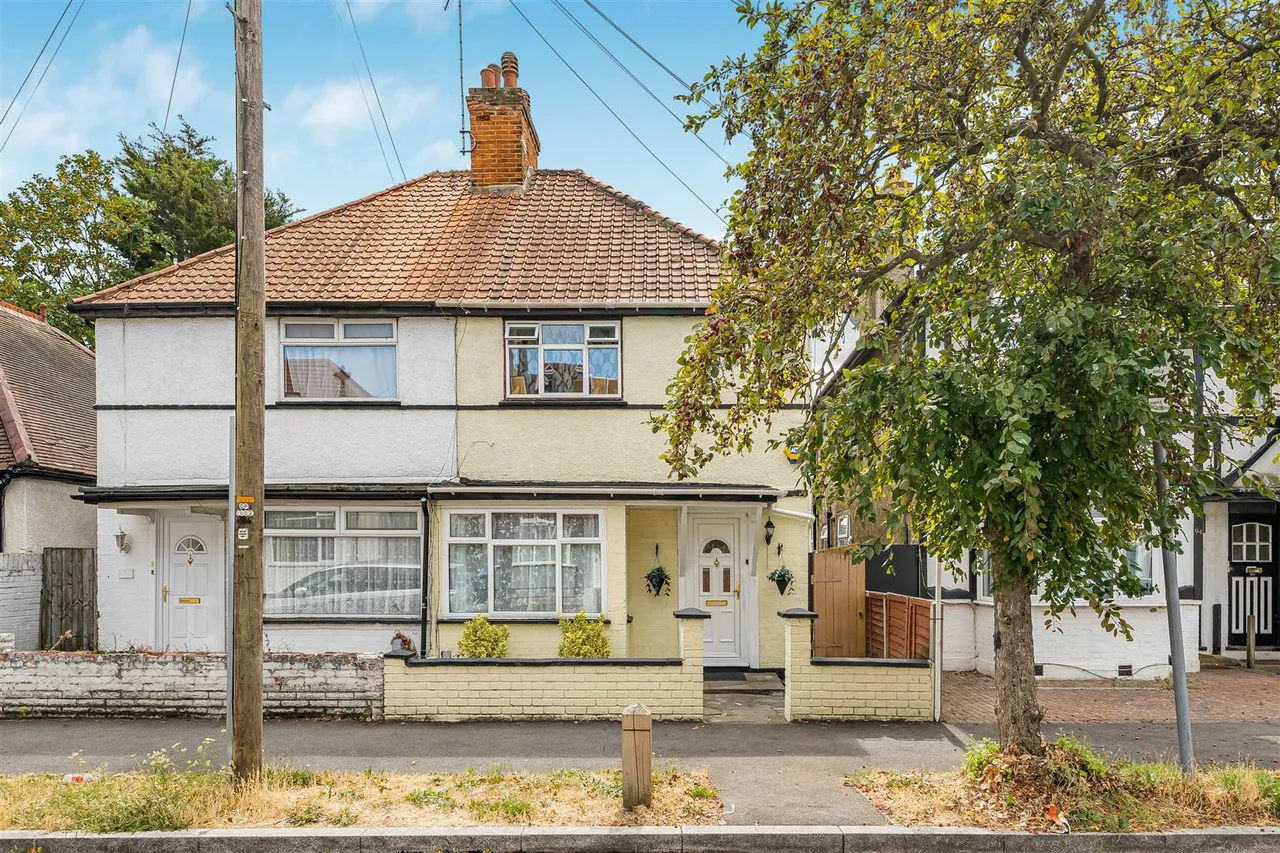 3 bed house for sale, Rugby Avenue, Wembley, HA0