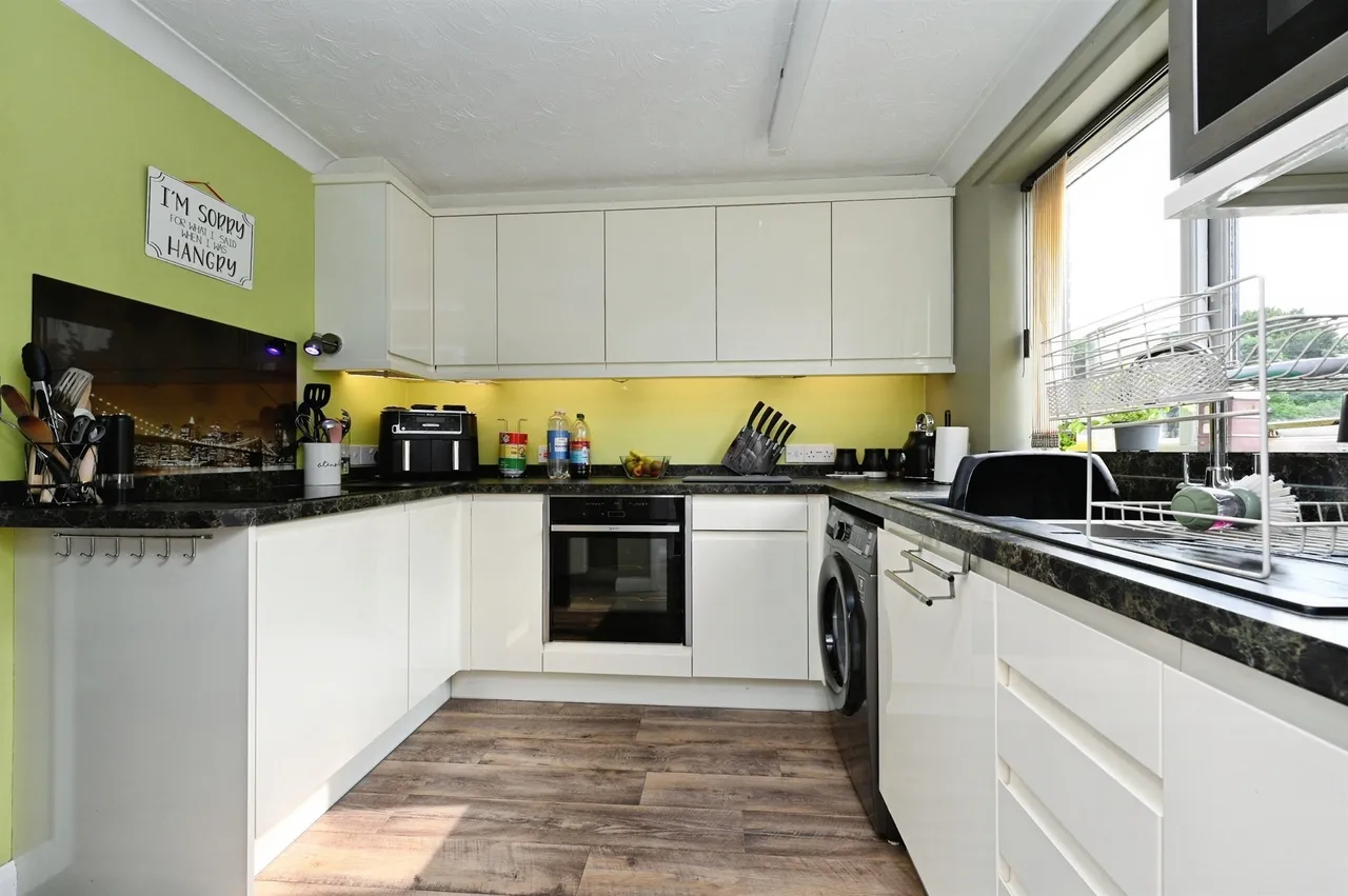 Crown Gardens, Wereham, King's Lynn, photo 2